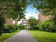 2 bedroom Flat for sale, St. Valerie Road, Worthing,...