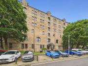 2 Bedroom Flat House to Rent