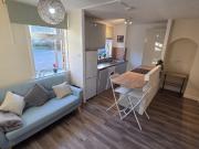 2 Bedroom Flat House to Rent