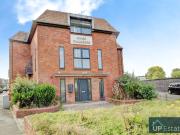 2 Bedroom Flat House to Rent 2 Bedroom Flat House to Rent