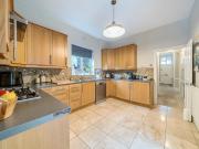 2 Bedroom Flat House to Rent