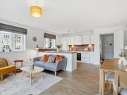 2 Bedroom Flat House to Rent