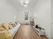 2 Bedroom Flat House to Rent