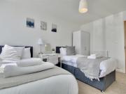 2 Bedroom Flat House to Rent