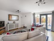 2 Bedroom Flat House to Rent 2 Bedroom Flat House to Rent