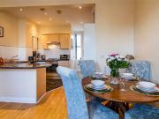 2 Bedroom Flat House to Rent