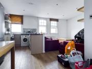 2 Bedroom Flat House to Rent