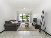 2 Bedroom Flat in Bryanston