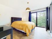 2 Bedroom Flat in Canada Water