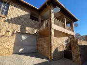 2 Bedroom Flat in Magalieskruin