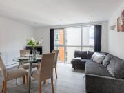 2 Bedroom Flat In Oceannis Apartments Royal Dock