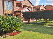 2 Bedroom Flat in Willow Park Manor