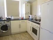 2 bedroom flat share for rent in Maple Road, Winton,...