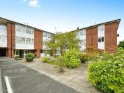 2 bedroom Flat To Let