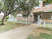 2 Bedroom Flat To Let in Dunnottar