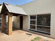 2 Bedroom Flat To Let in Vanderbijlpark SW 1