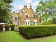 2 bedroom flat to let in W5