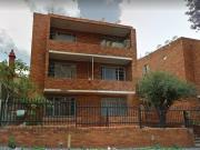 2 Bedroom Flat To Let in Yeoville