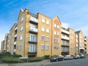 2 bedroom Flat to rent, Black Eagle Drive, Northfleet,...