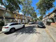 2 bedroom Flat to rent, Brookscroft Road, Walthamstow,...