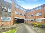 2 bedroom Flat to rent, Christchurch Park, Sutton, SM2...
