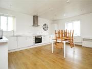 2 bedroom Flat to rent, Clarence Parade, Southsea, PO5...