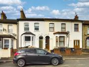 2 bedroom Flat to rent, Clarendon Road, Walthamstow, E17...