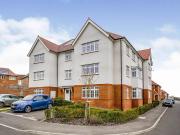 2 bedroom Flat to rent, Frost Close, Swanscombe, DA10...