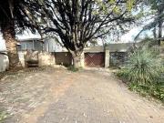 2 bedroom flat to rent in bult west