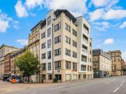2 bedroom flat to rent in Cadogan House, West Bute...