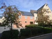 2 bedroom flat to rent in Cross Close, Cirencester...