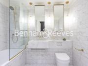 2 Bedroom flat to rent in Gauging Square, Wapping, E1W