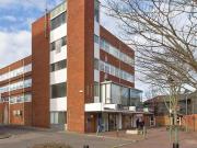 2 bedroom flat to rent in Thames House, Roman Square,...