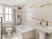 2 bedroom flat to rent in The Bayle, Folkestone, CT20...