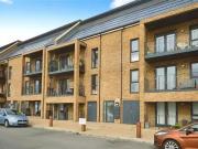 2 bedroom Flat to rent, Knights Templar Way, Strood, ME2...