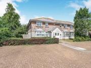 2 bedroom Flat to rent, Stride Close, Chichester, PO19...