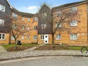 2 bedroom Flat to rent, Waterside Close, London, SE28...