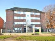 2 bedroom Flat to rent, Whinbush Road, Hitchin, SG5...