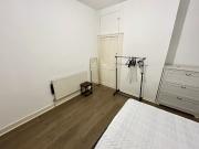 2 Bedroom Flat W/Living Room & Garden