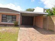 2 Bedroom Garden Cottage in Kenridge