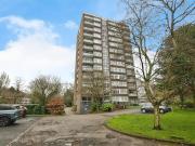 2 bedroom ground flat for sale