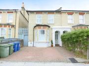 2 bedroom ground flat for sale