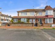 2 bedroom ground flat for sale