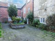 2 bedroom ground flat for sale