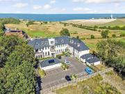 2 bedroom ground flat for sale