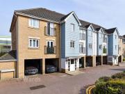 2 bedroom ground flat for sale