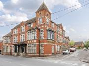 2 bedroom ground flat for sale