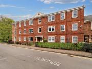 2 bedroom ground flat for sale