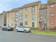 2 bedroom ground flat for sale