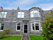 2 bedroom ground flat for sale